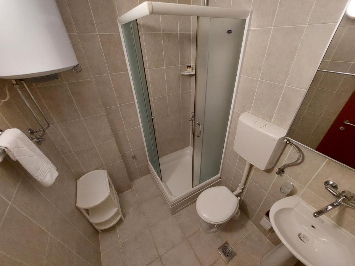 Apartmani Dalex 부드바 외부 사진